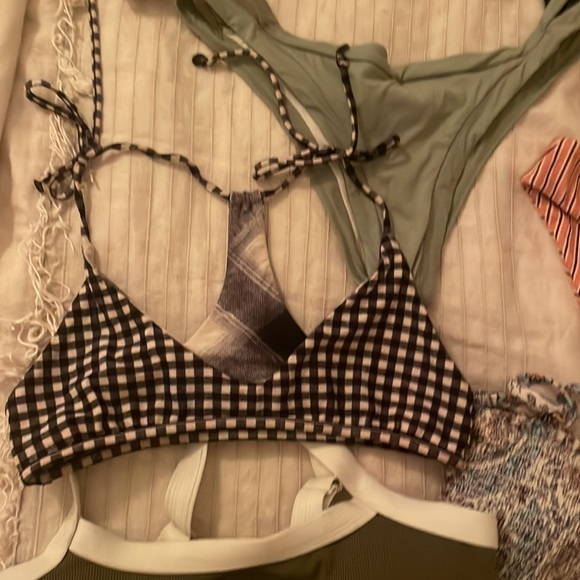 Bikini bundle - Picture 9 of 9